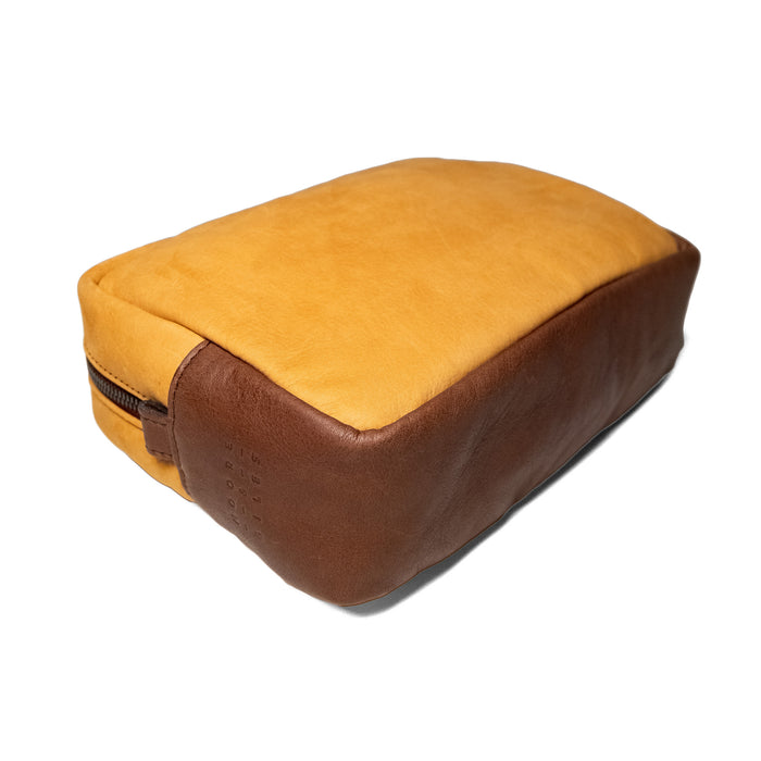 RECLAIMED WASH BAG