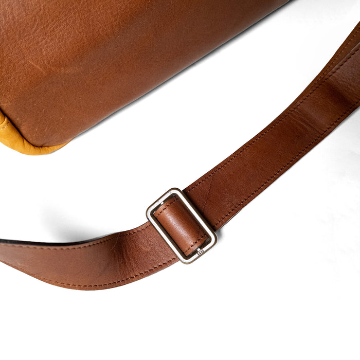 RECLAIMED LEATHER MESSENGER