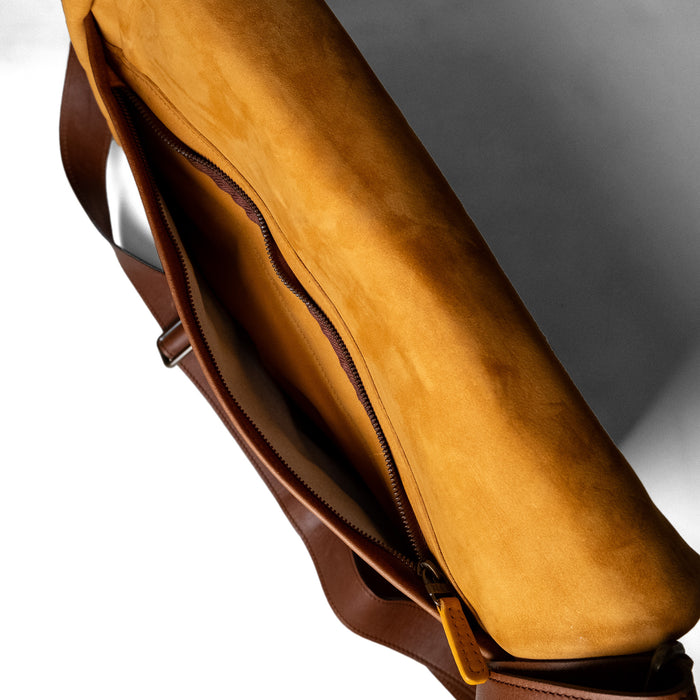 RECLAIMED LEATHER MESSENGER