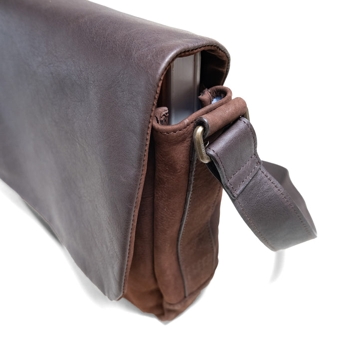 RECLAIMED LEATHER MESSENGER