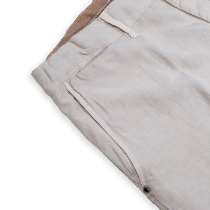 FLAT FRONT SHORT